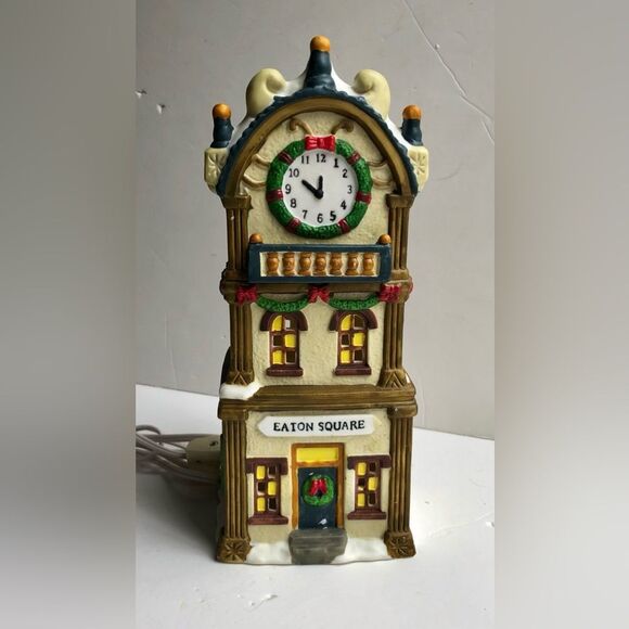 DICKENS COLLECTABLES TOWNE SERIES "EATON SQUARE" PORCELAIN HOUSE LIGHTED 1997 - Picture 8 of 11